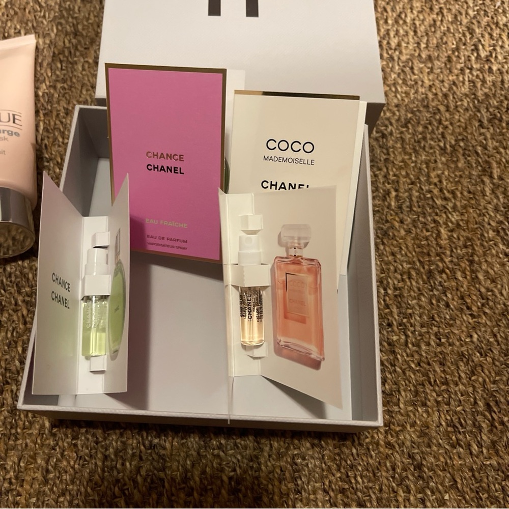 Makeup bundle - Picture 8 of 10